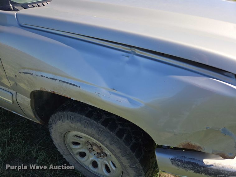 image for item DY1341 2006 Chevrolet Silverado 1500 pickup truck