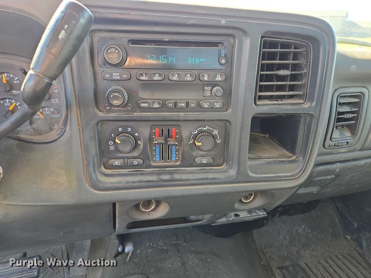 image for item DY1341 2006 Chevrolet Silverado 1500 pickup truck