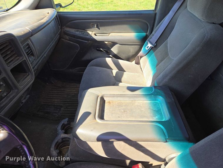 image for item DY1341 2006 Chevrolet Silverado 1500 pickup truck