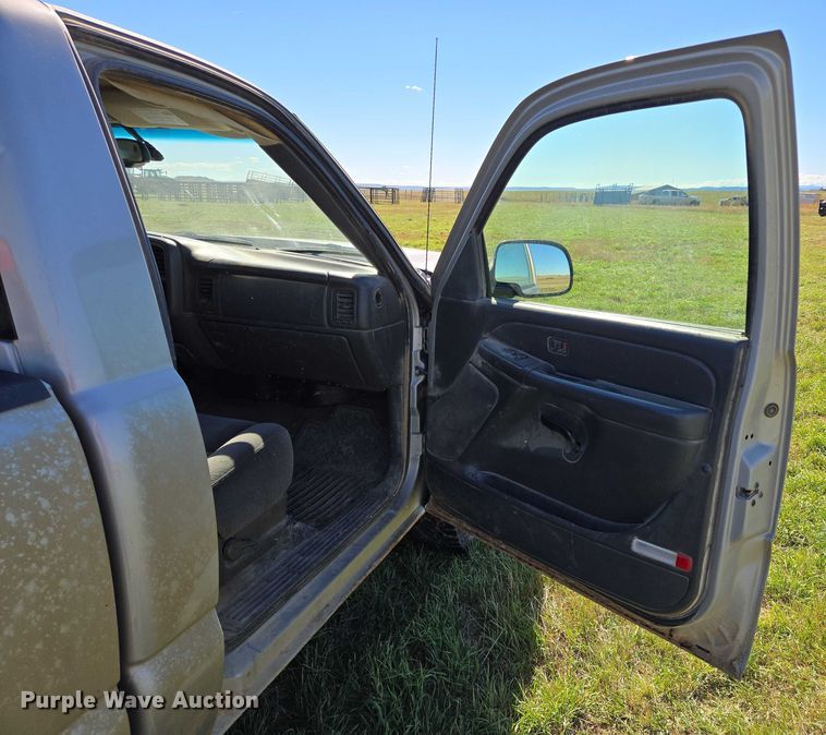 image for item DY1341 2006 Chevrolet Silverado 1500 pickup truck