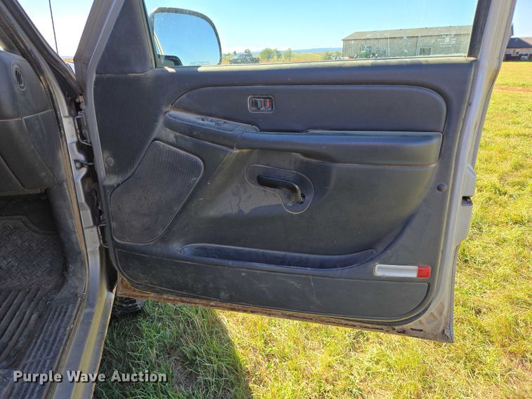 image for item DY1341 2006 Chevrolet Silverado 1500 pickup truck