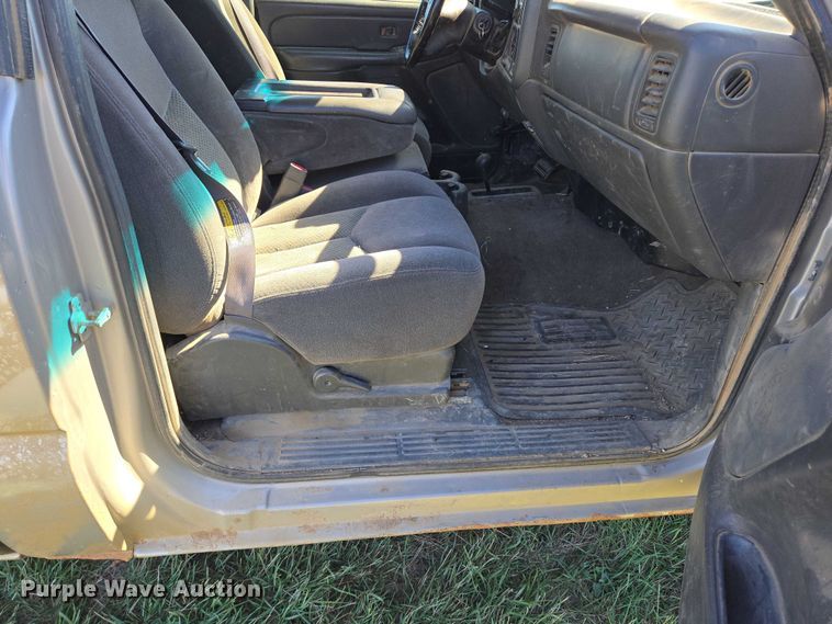 image for item DY1341 2006 Chevrolet Silverado 1500 pickup truck