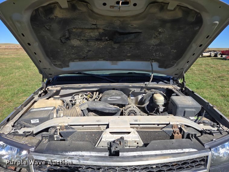 image for item DY1341 2006 Chevrolet Silverado 1500 pickup truck