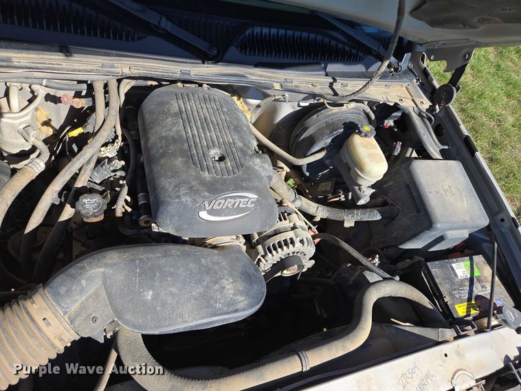 image for item DY1341 2006 Chevrolet Silverado 1500 pickup truck