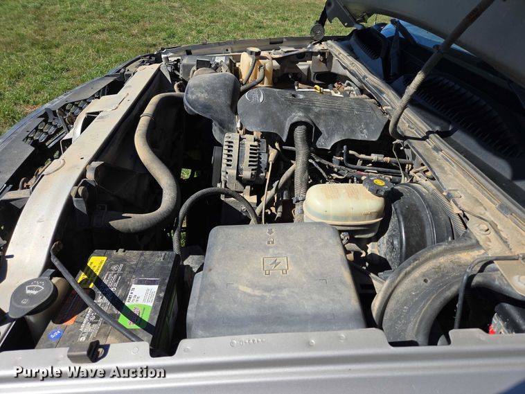 image for item DY1341 2006 Chevrolet Silverado 1500 pickup truck