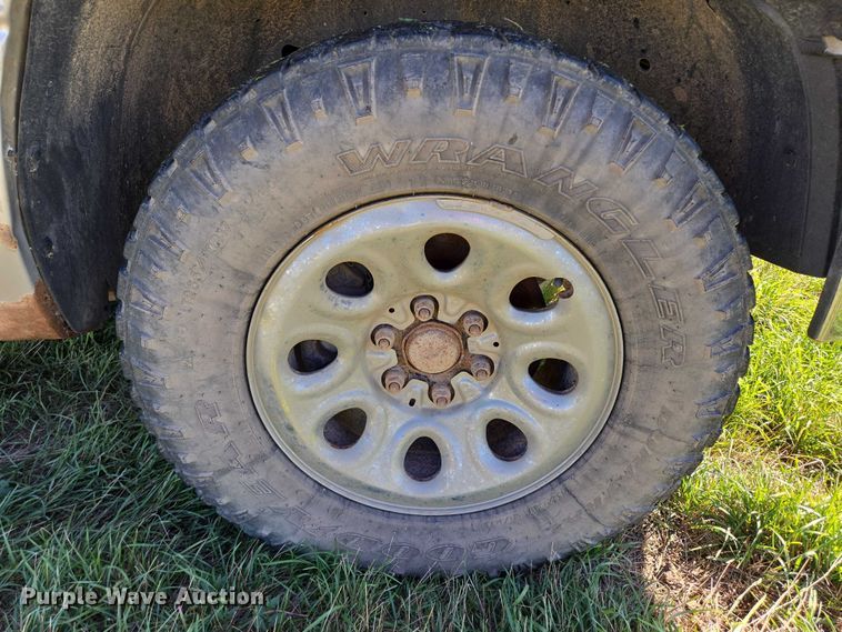 image for item DY1341 2006 Chevrolet Silverado 1500 pickup truck