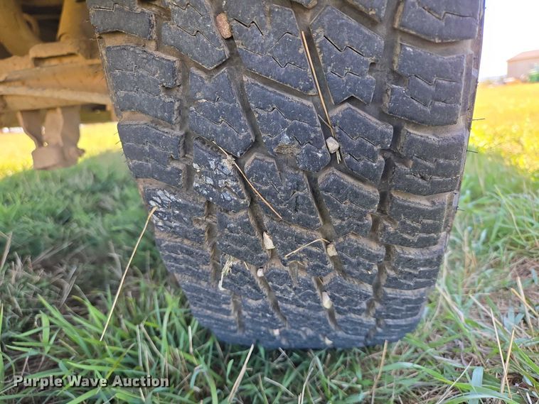 image for item DY1341 2006 Chevrolet Silverado 1500 pickup truck