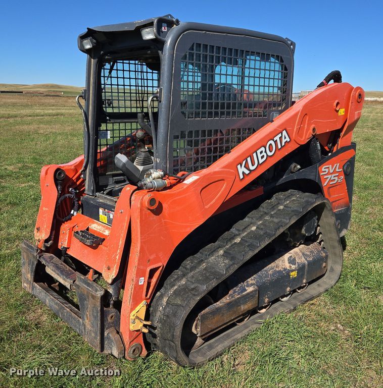 MINI CARGADOR SOBRE ORUGAS KUBOTA SVL752