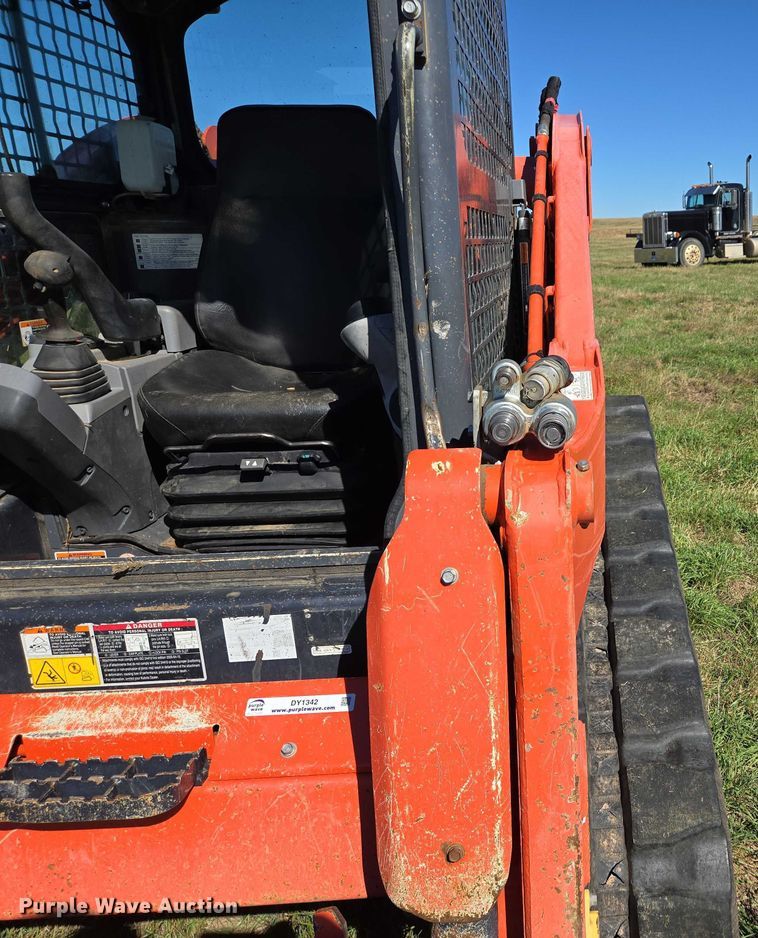 image for item DY1342 Kubota SVL 75-2 tracked skid steer loader