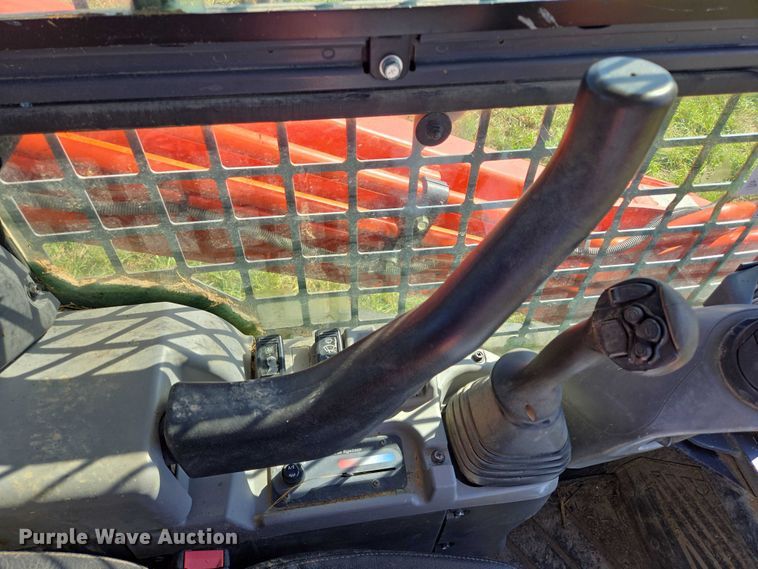 image for item DY1342 Kubota SVL 75-2 tracked skid steer loader