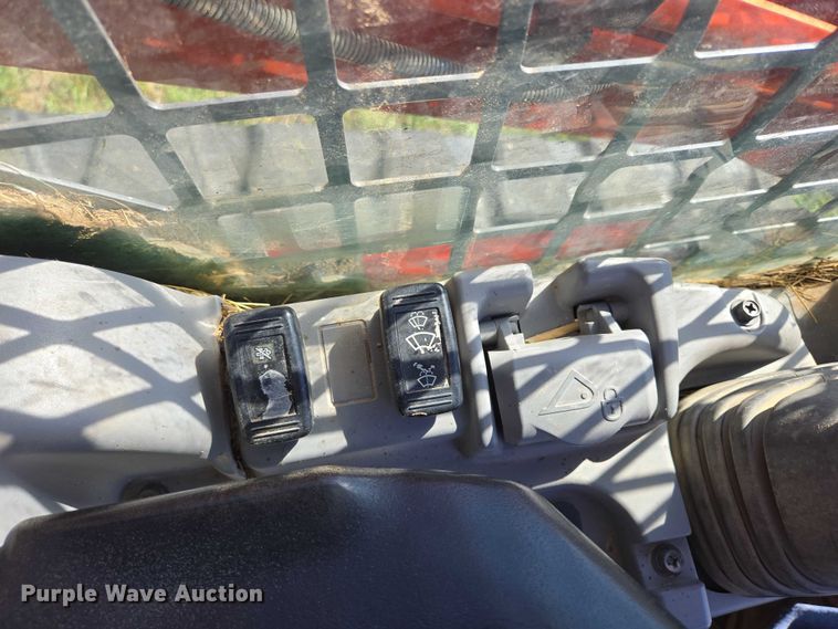 image for item DY1342 Kubota SVL 75-2 tracked skid steer loader