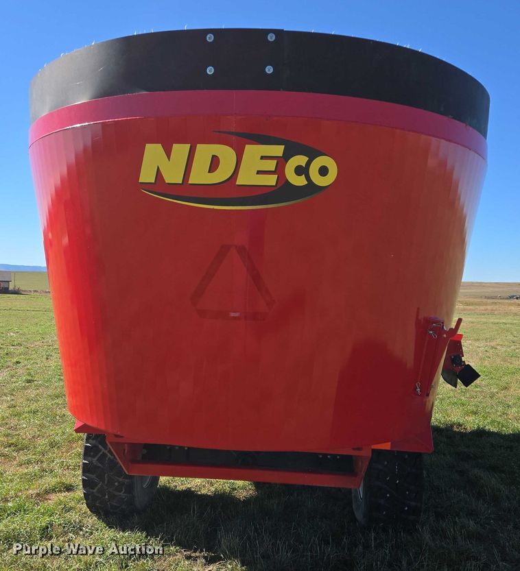 image for item DY1343 2022 NDE Co U700D feed grinder/mixer