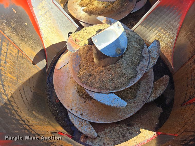 image for item DY1343 2022 NDE Co U700D feed grinder/mixer