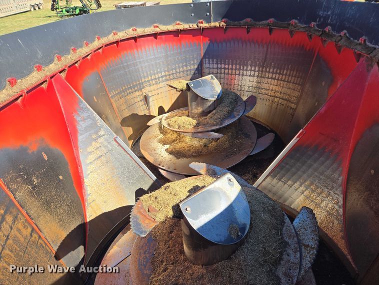 image for item DY1343 2022 NDE Co U700D feed grinder/mixer