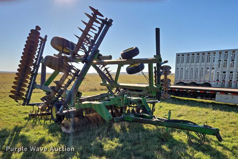 image for item DY1344 John Deere 630 tandem disk