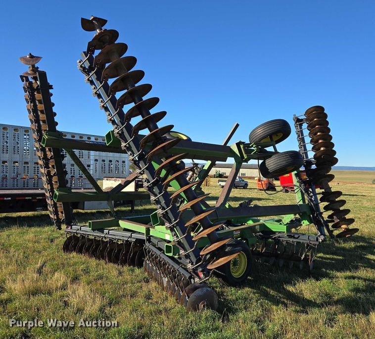 image for item DY1344 John Deere 630 tandem disk
