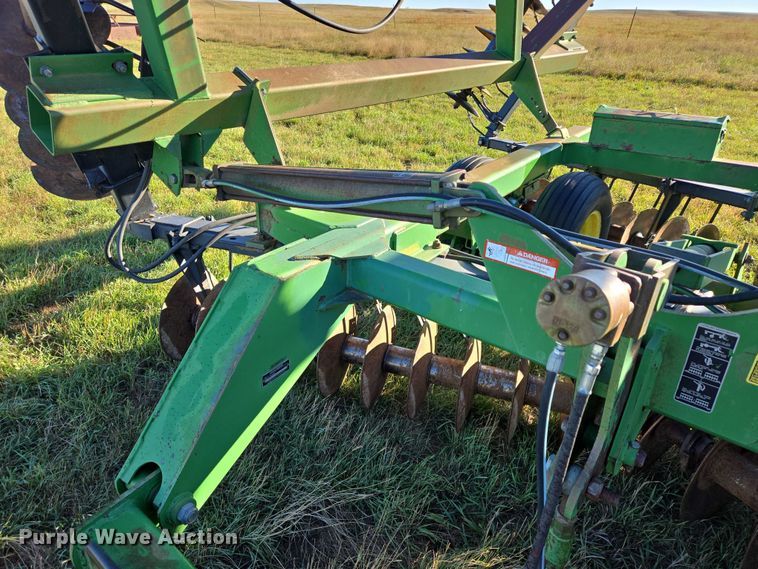 image for item DY1344 John Deere 630 tandem disk
