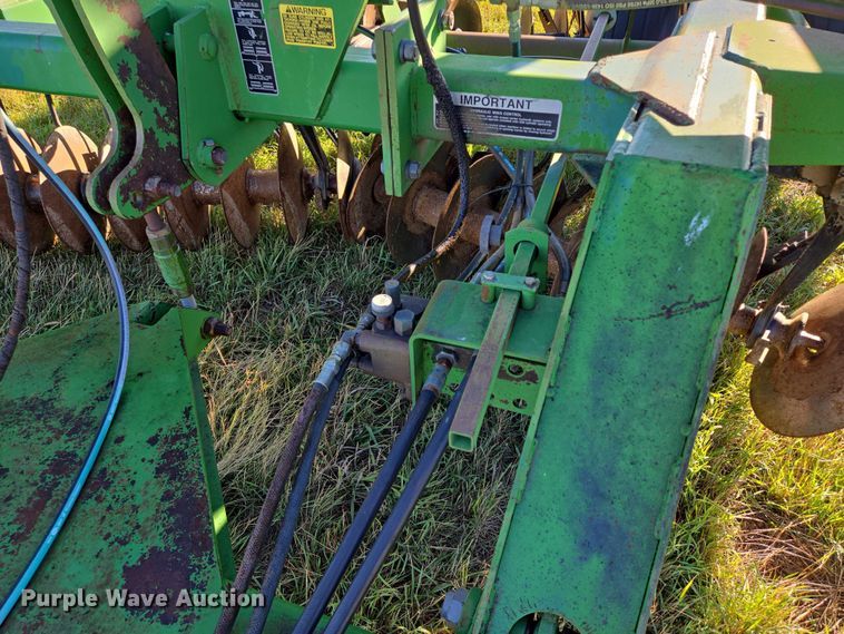 image for item DY1344 John Deere 630 tandem disk