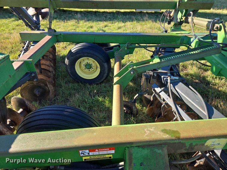image for item DY1344 John Deere 630 tandem disk