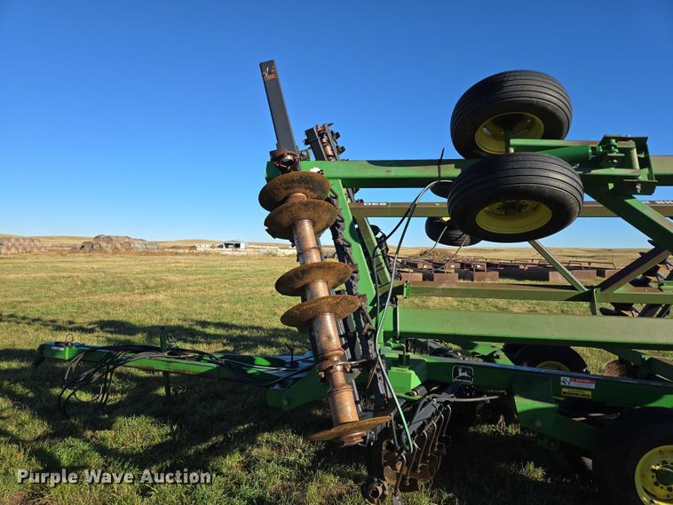 image for item DY1344 John Deere 630 tandem disk