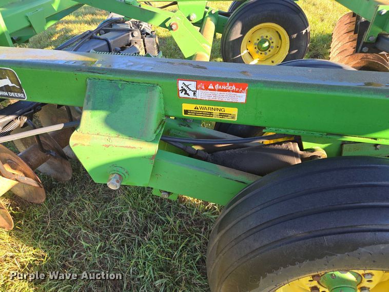 image for item DY1344 John Deere 630 tandem disk