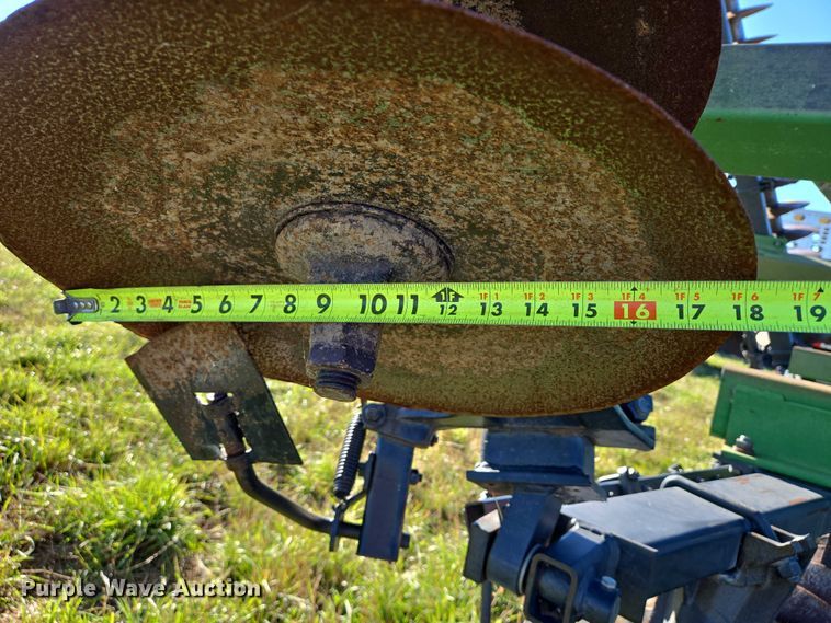 image for item DY1344 John Deere 630 tandem disk