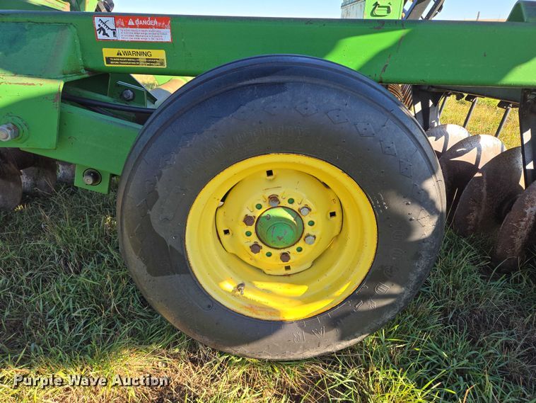 image for item DY1344 John Deere 630 tandem disk