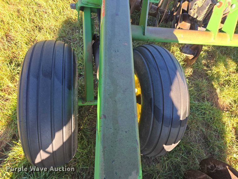 image for item DY1344 John Deere 630 tandem disk