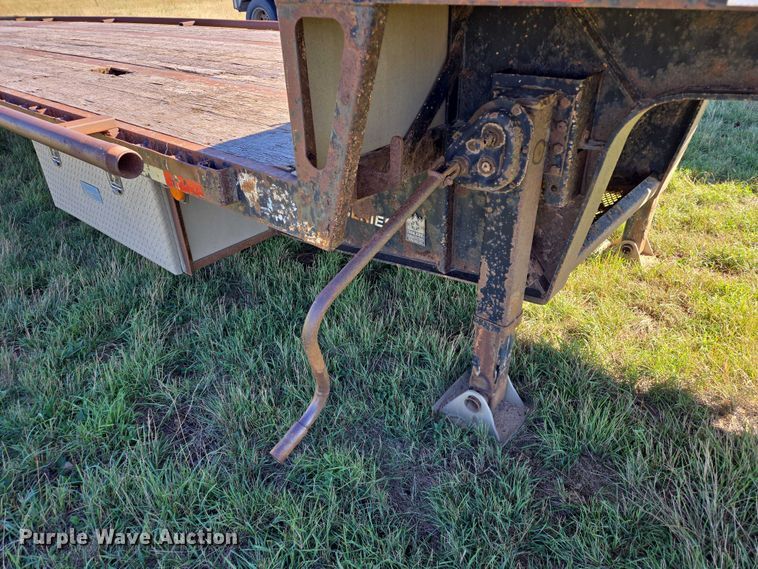 image for item DY1345 2000 Trail King LSC Series drop deck trailer