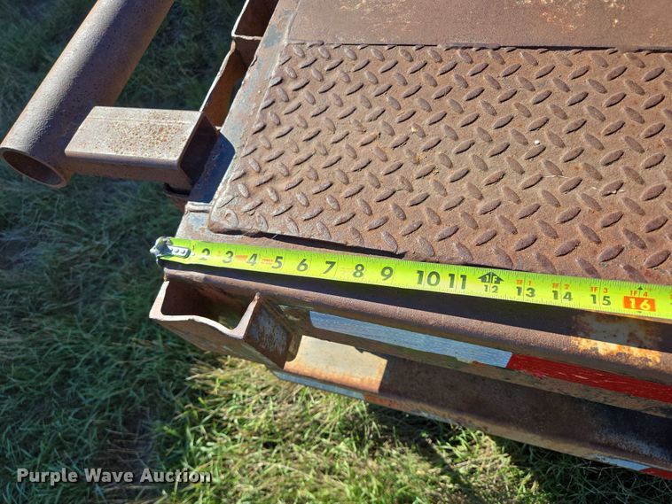 image for item DY1345 2000 Trail King LSC Series drop deck trailer