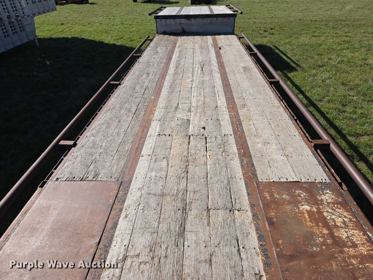 image for item DY1345 2000 Trail King LSC Series drop deck trailer