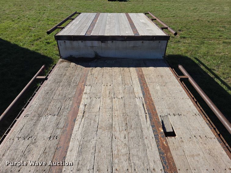 image for item DY1345 2000 Trail King LSC Series drop deck trailer