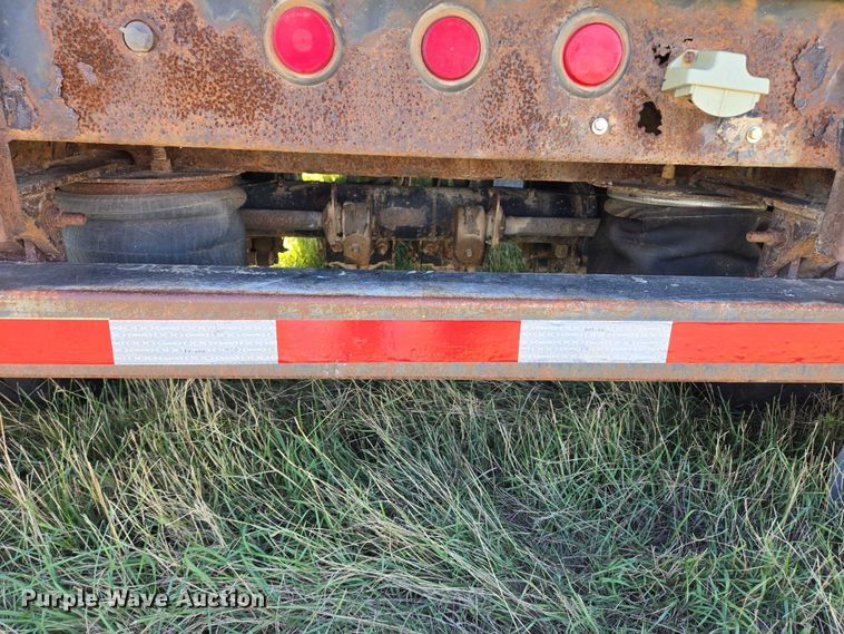 image for item DY1345 2000 Trail King LSC Series drop deck trailer