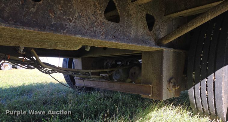 image for item DY1345 2000 Trail King LSC Series drop deck trailer