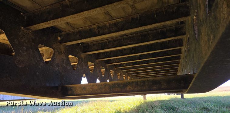 image for item DY1345 2000 Trail King LSC Series drop deck trailer