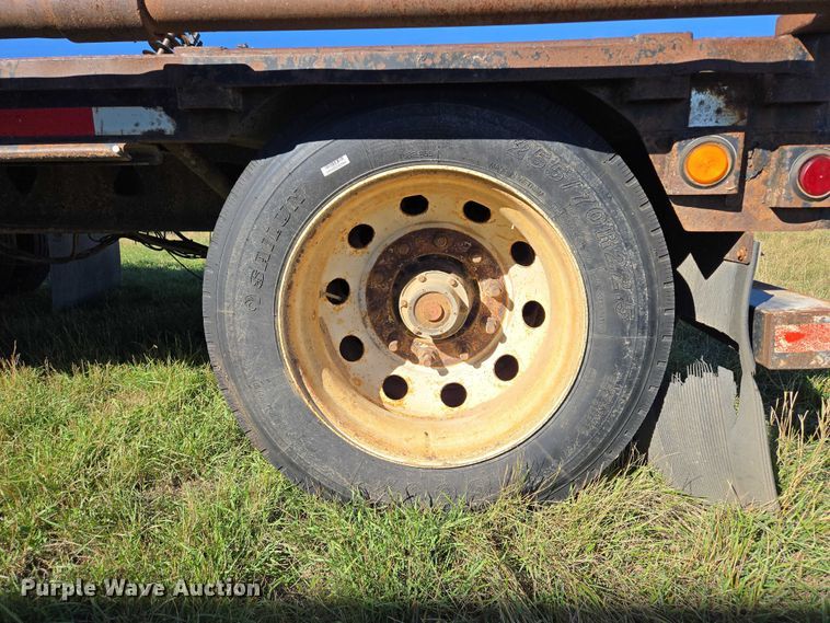 image for item DY1345 2000 Trail King LSC Series drop deck trailer