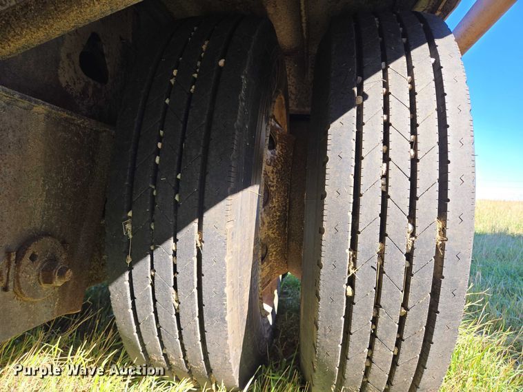 image for item DY1345 2000 Trail King LSC Series drop deck trailer