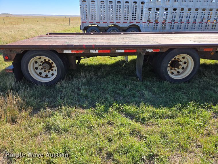 image for item DY1345 2000 Trail King LSC Series drop deck trailer