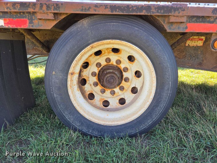 image for item DY1345 2000 Trail King LSC Series drop deck trailer