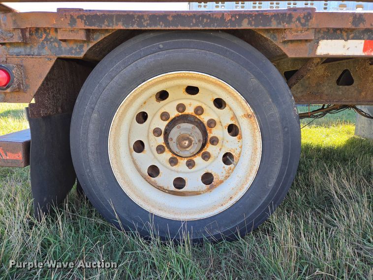 image for item DY1345 2000 Trail King LSC Series drop deck trailer