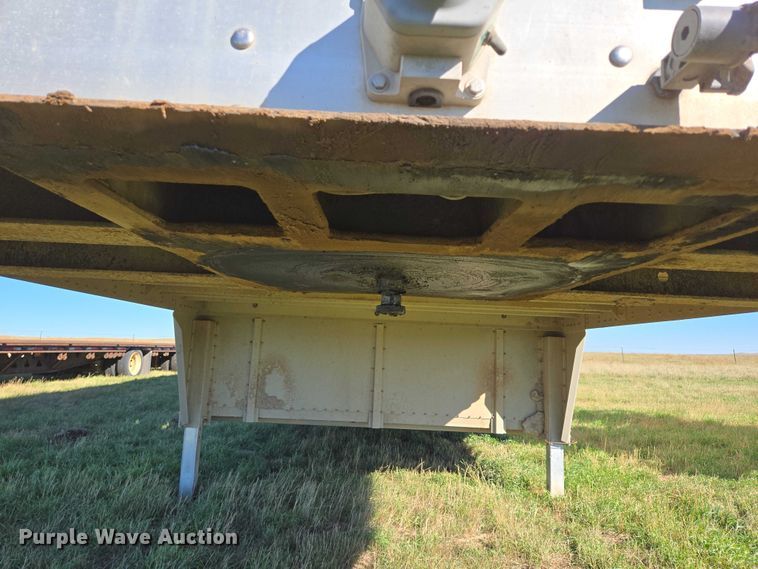 image for item DY1346 2015 Wilson PSDCL-402 livestock trailer