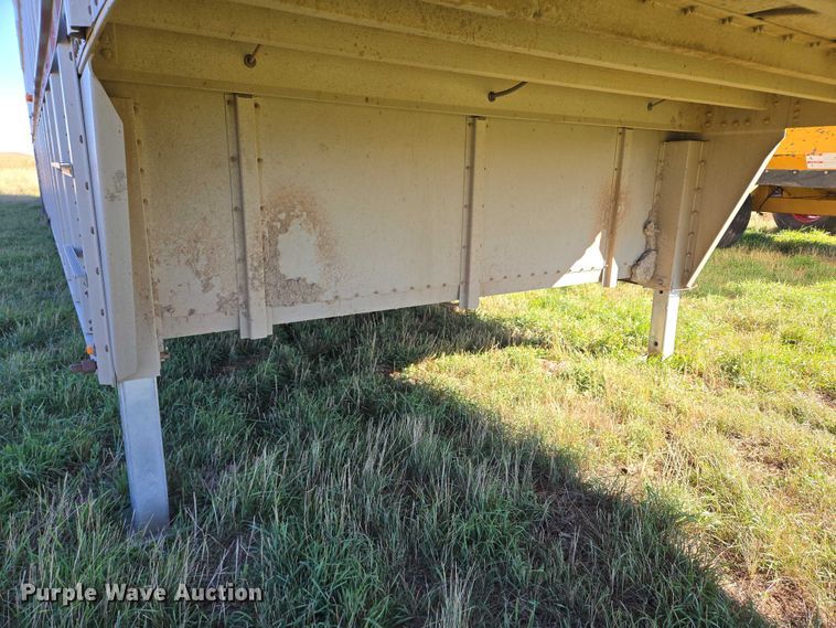 image for item DY1346 2015 Wilson PSDCL-402 livestock trailer