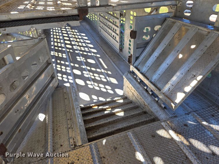 image for item DY1346 2015 Wilson PSDCL-402 livestock trailer