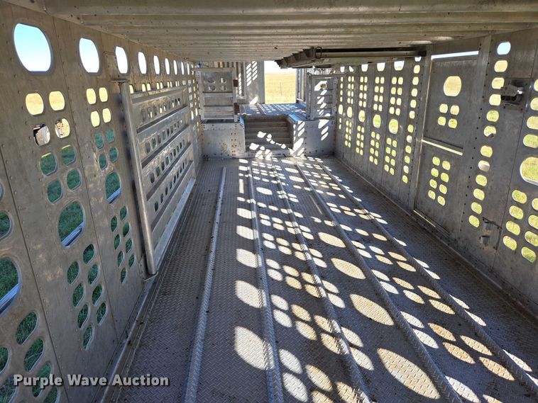 image for item DY1346 2015 Wilson PSDCL-402 livestock trailer