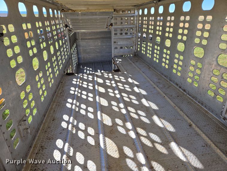 image for item DY1346 2015 Wilson PSDCL-402 livestock trailer