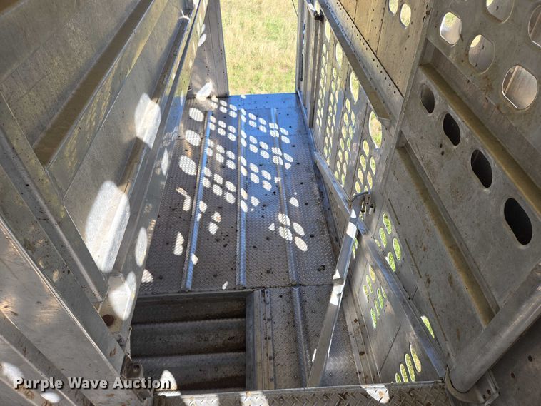 image for item DY1346 2015 Wilson PSDCL-402 livestock trailer