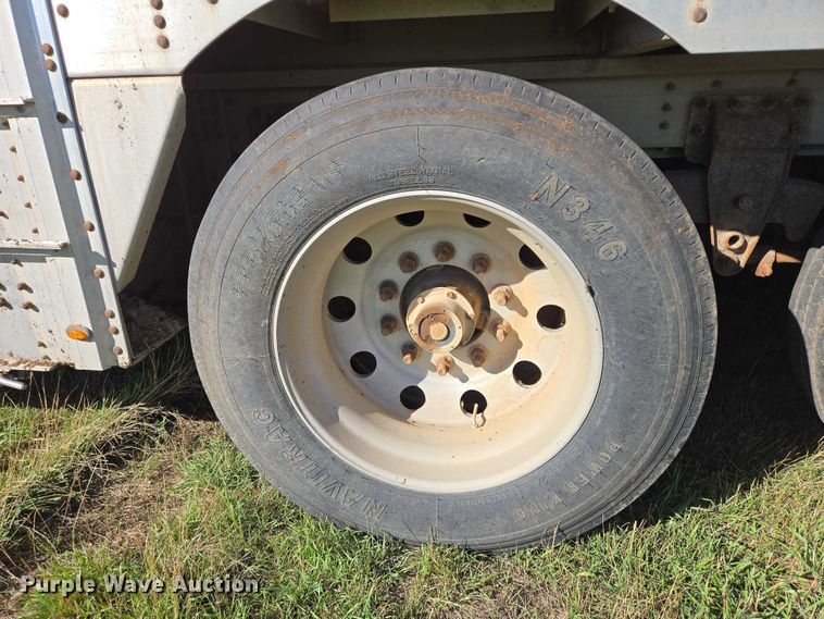 image for item DY1346 2015 Wilson PSDCL-402 livestock trailer