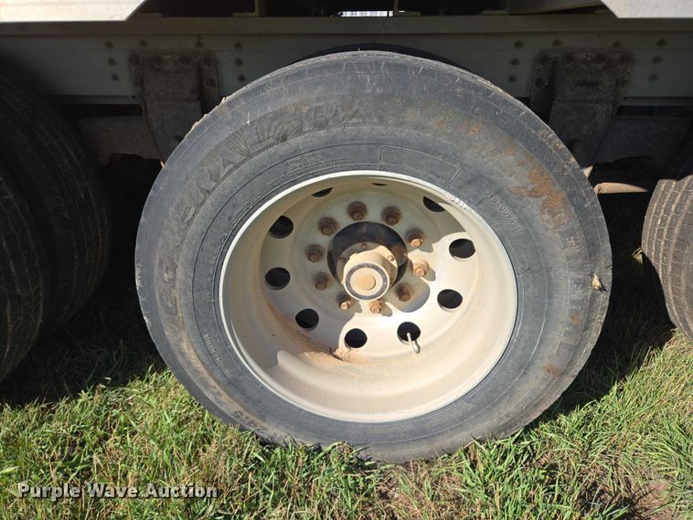 image for item DY1346 2015 Wilson PSDCL-402 livestock trailer