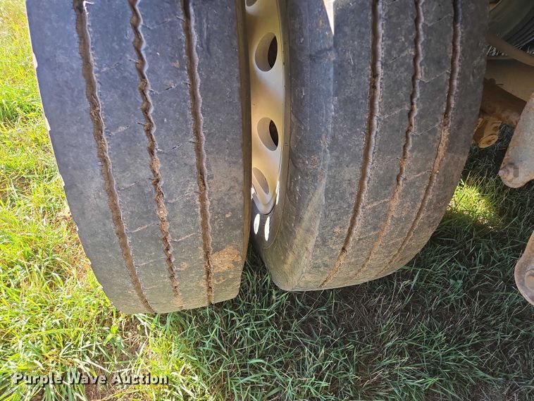 image for item DY1346 2015 Wilson PSDCL-402 livestock trailer