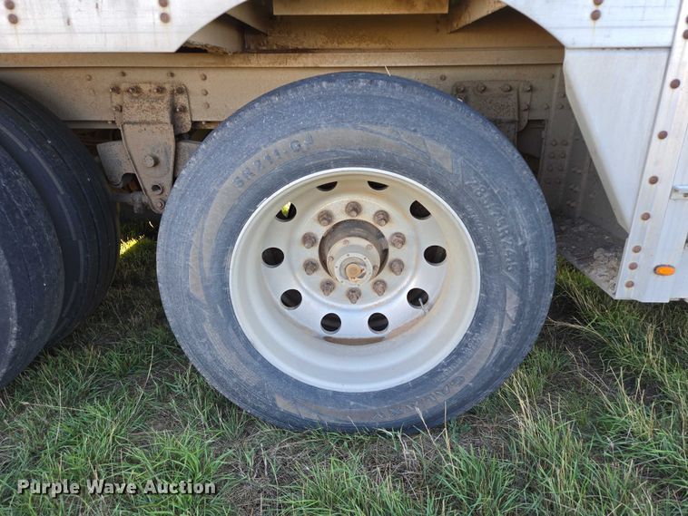 image for item DY1346 2015 Wilson PSDCL-402 livestock trailer